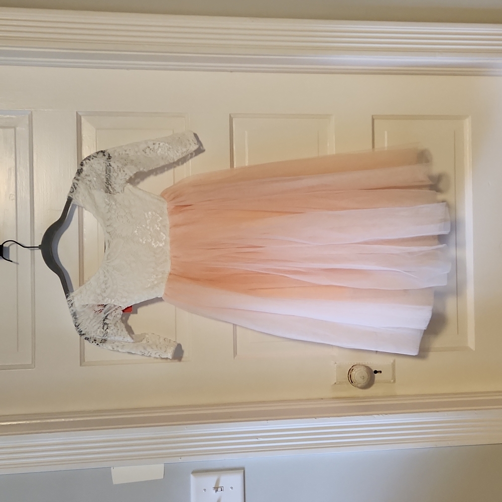 Toddler formal dress, blush pink 🎀 & white 🤍, size 3T